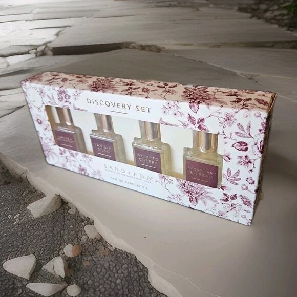 Sand And Fog Eau de Parfum Oil Roller 0.33 fl oz Parfum Oil - Picture 2 of 6